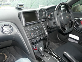 GT-R35のステアリング張り替え