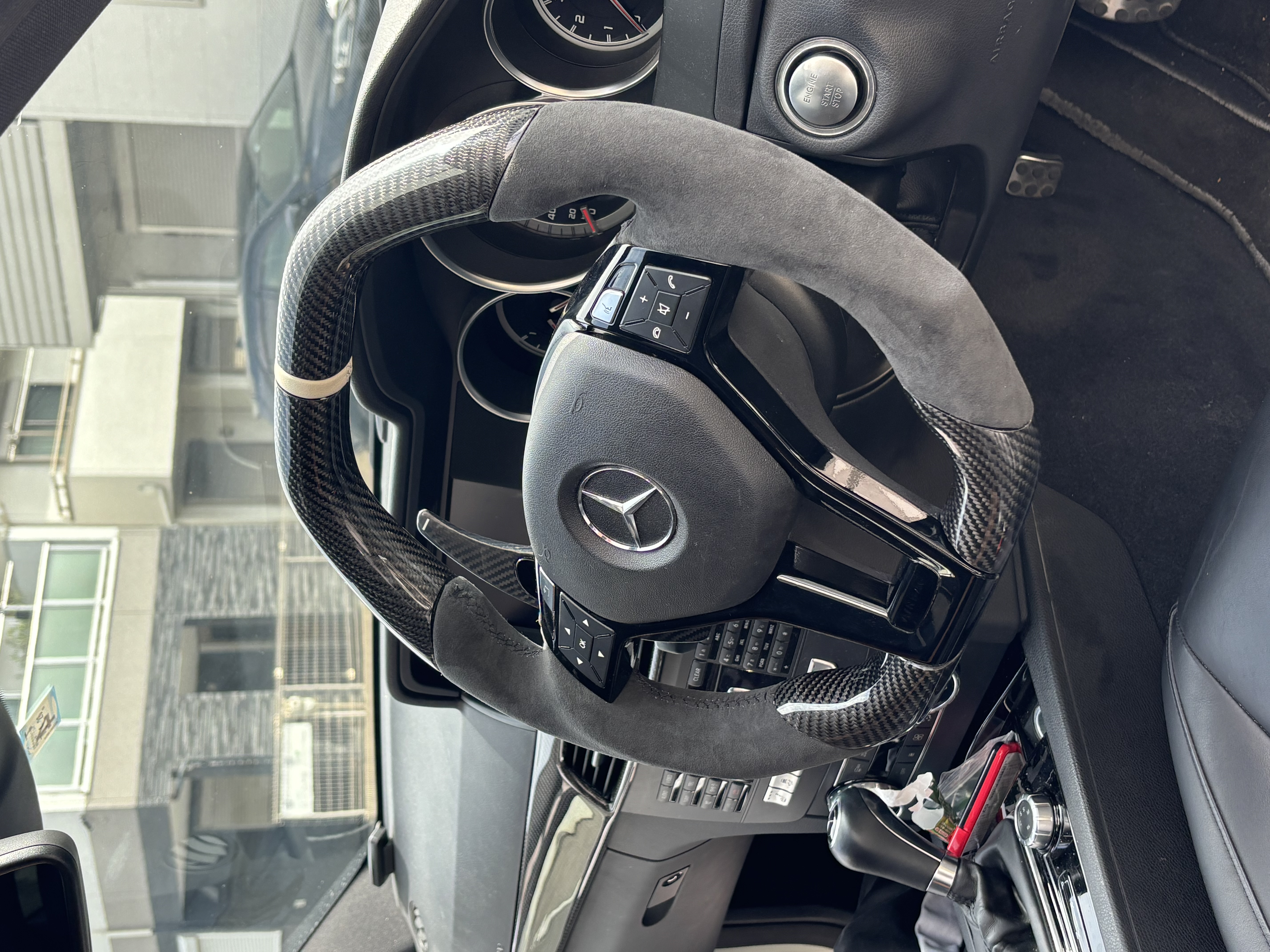 w204 C63 ステアリング張り替え&カーボン加工 | 本革ステアリング w204 C63 ステアリング張り替え&カーボン加工 | 本革ステアリング